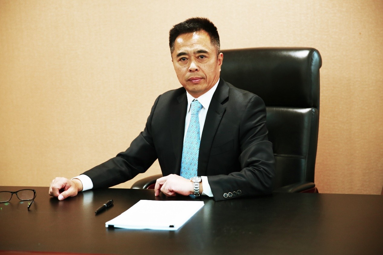 中免集團(tuán)總經(jīng)理陳國(guó)強(qiáng)榮獲貴州茅臺(tái)集團(tuán)風(fēng)雨同舟獎(jiǎng)