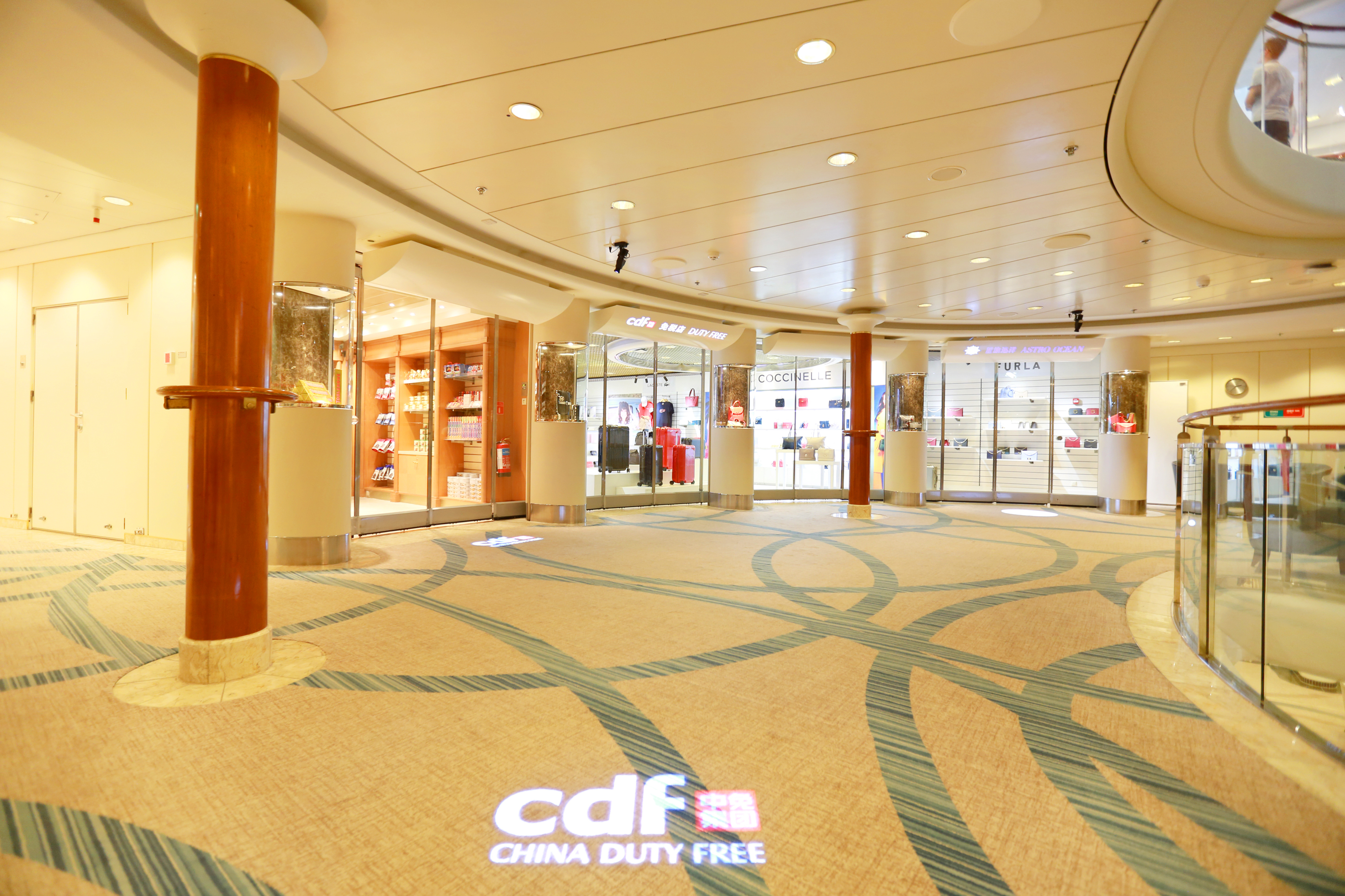 “鼓浪嶼”號郵輪免稅店正式開業(yè)