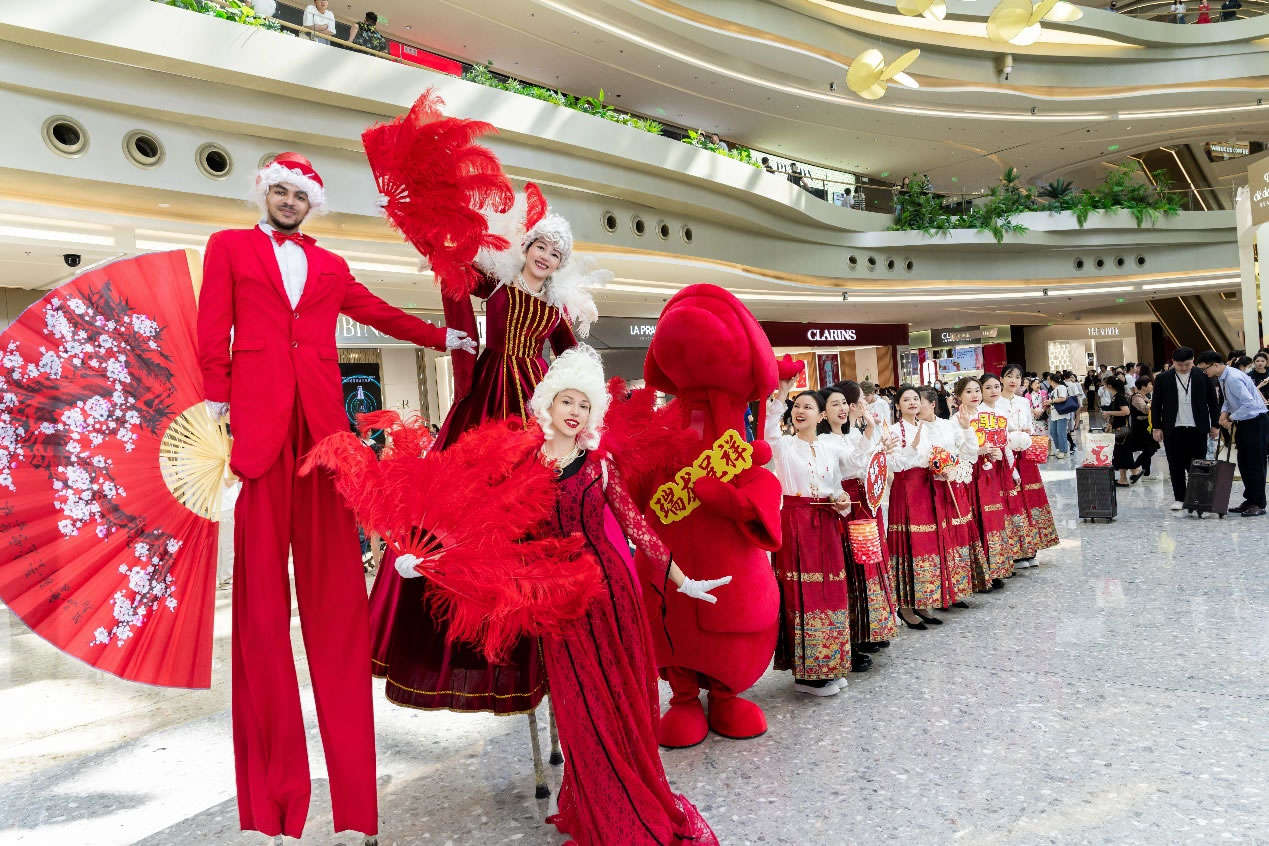 中免集團海南門店多端發(fā)力，助力春節(jié)免稅消費取得“開門紅”